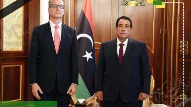 المنفي يبحث مع السفير البريطاني تطورات الأوضاع ويؤكد ضرورة الأساس الدستوري للانتخابات