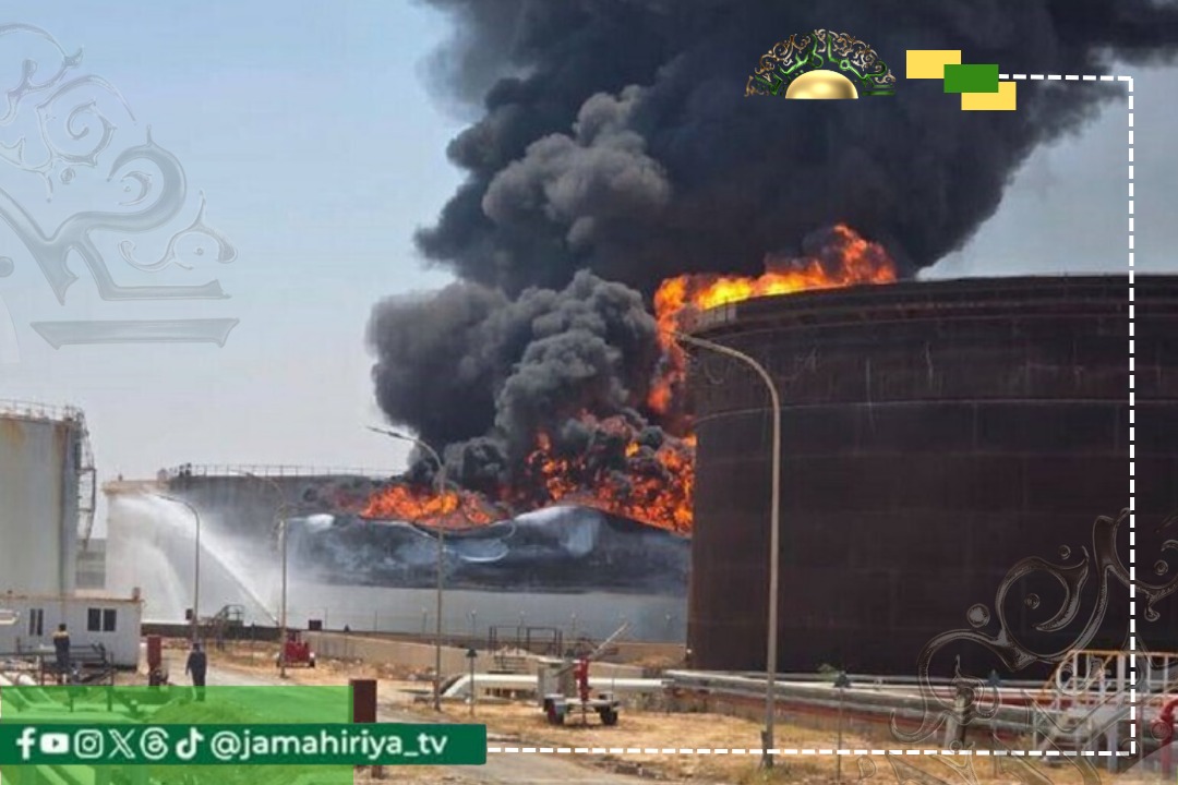 العرب: النفط منذ إسقاط القذافي تحول إلى وقود للصراع على السلطة.. والمنشآت والإيرادات رهينة للانقسام