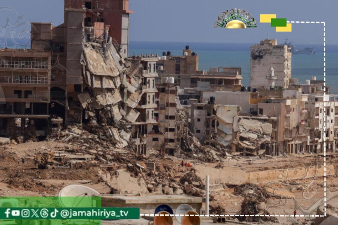 إعمار درنة يتحول إلى مشروع سياسي.. «لاكروا» الفرنسية ترصد توظيف أموال ليبيا لترسيخ نفوذ عائلة حفتر