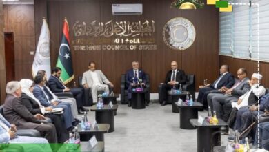 وسط احتجاجات وتراجع قيمة الدينار.. مجلسا النواب والدولة يبحثان توحيد المرتبات بالبلاد