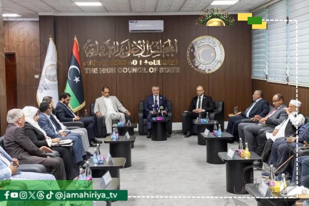 وسط احتجاجات وتراجع قيمة الدينار.. مجلسا النواب والدولة يبحثان توحيد المرتبات بالبلاد