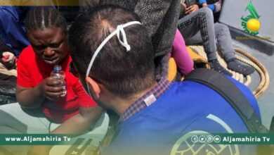 إنقاذ 132 مهاجر إفريقي