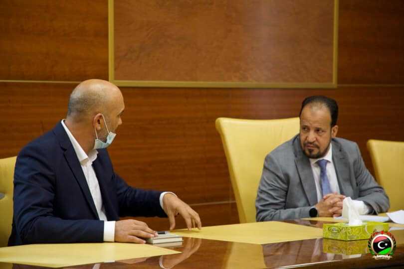 وزير الصحة يناقش وضع المرافق الصحية