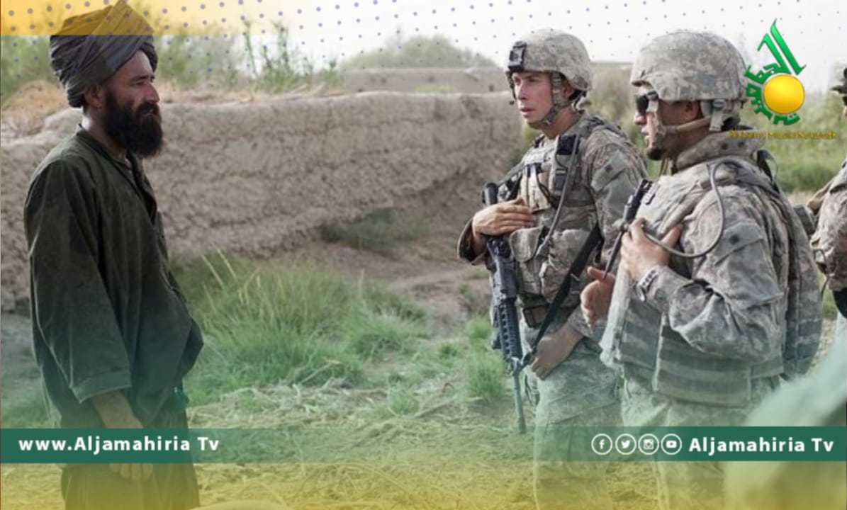 القوات الامريكية في أفغانستان وأحد عملاءها