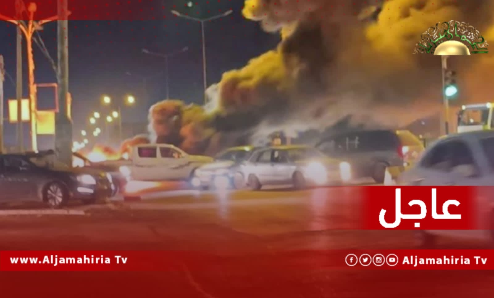 متظاهرون غاضبون يشعلون إطارات بمنطقة الحدائق في مدينة بنغازي