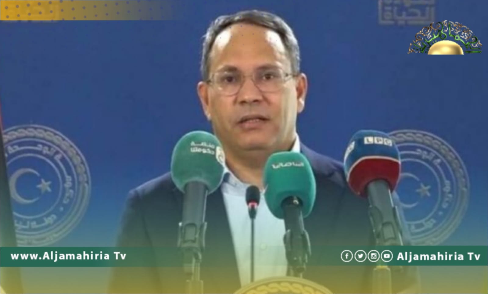 عادل جمعة وزير الدولة يهين صحفية ليبية ويطالبها بعدم حضور مؤتمراته الصحفية