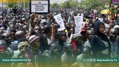 "نريد أن نكون أحرارًا مثل مالي".. مظاهرات عارمة في النيجر ضد الوجود الفرنسي