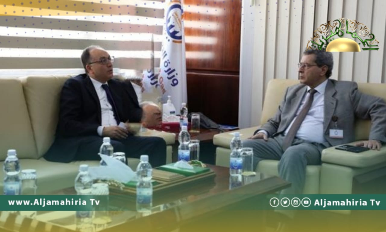تونس تقترح عقد ورشة عمل مشتركة مع ليبيا حول الصناعة النفطية