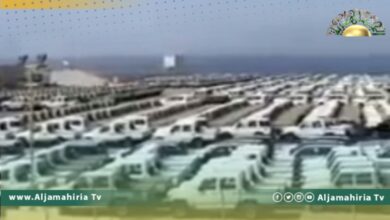بالفيديو// الالاف السيارات العسكرية في ميناء العقبة بانتظار نقلها إلى ليبيا