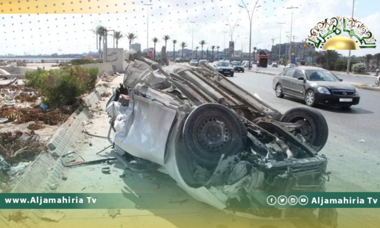 أعلنت مديرية أمن طرابلس وفاة أربعة شباب في مقتبل العمر في حادث مروري مروع وقع في الاشارة الضوئية طريق المطار.