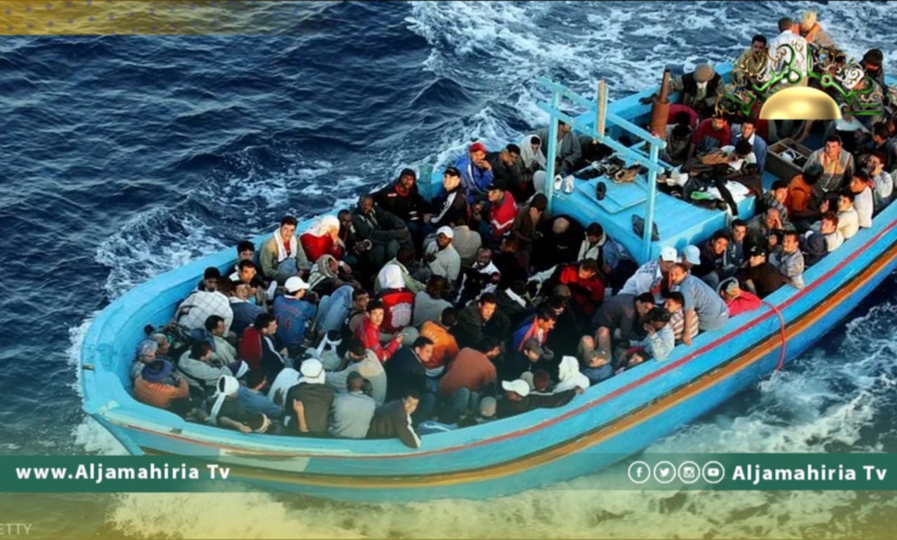 سي ووتش: خفر السواحل الإيطالي يعيد 30 مهاجرًا إلى ليبيا بعد إنقاذهم في المتوسط
